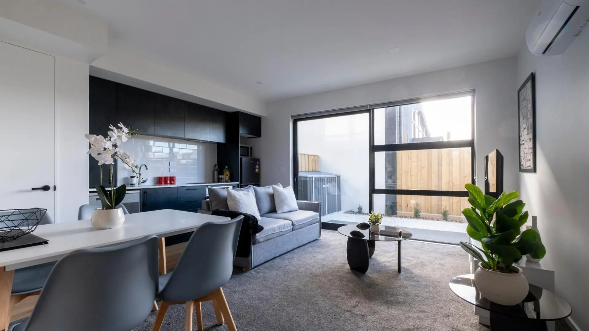 Luxury 2 Bed Townhome In Cbd كريستتشيرش