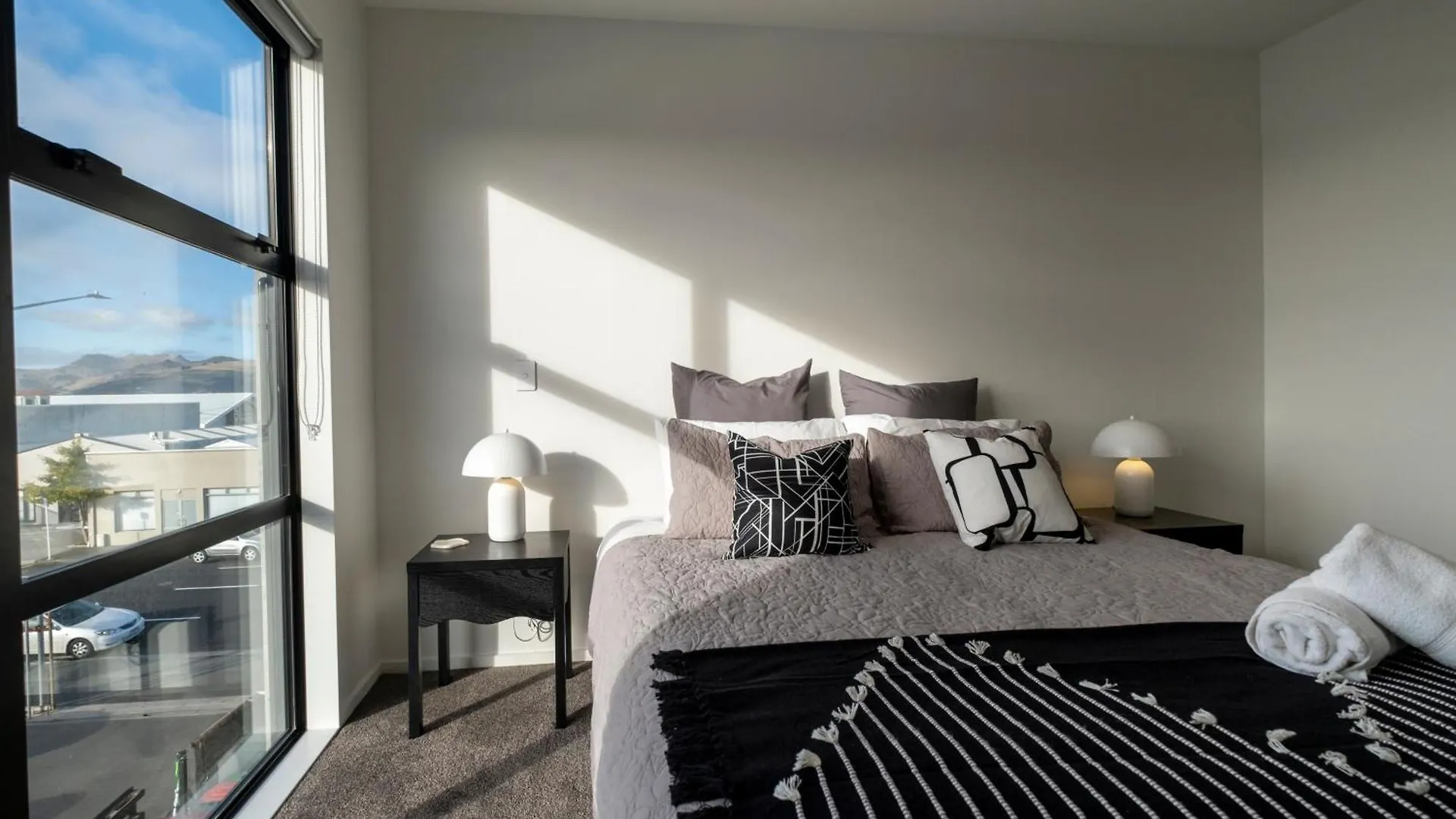 Luxury 2 Bed Townhome In Cbd كريستتشيرش نيوزيلندا