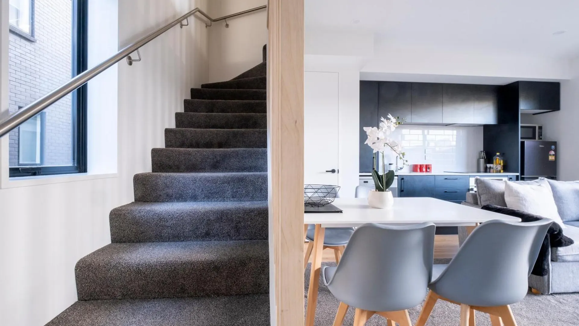 Luxury 2 Bed Townhome In Cbd كريستتشيرش 0*,