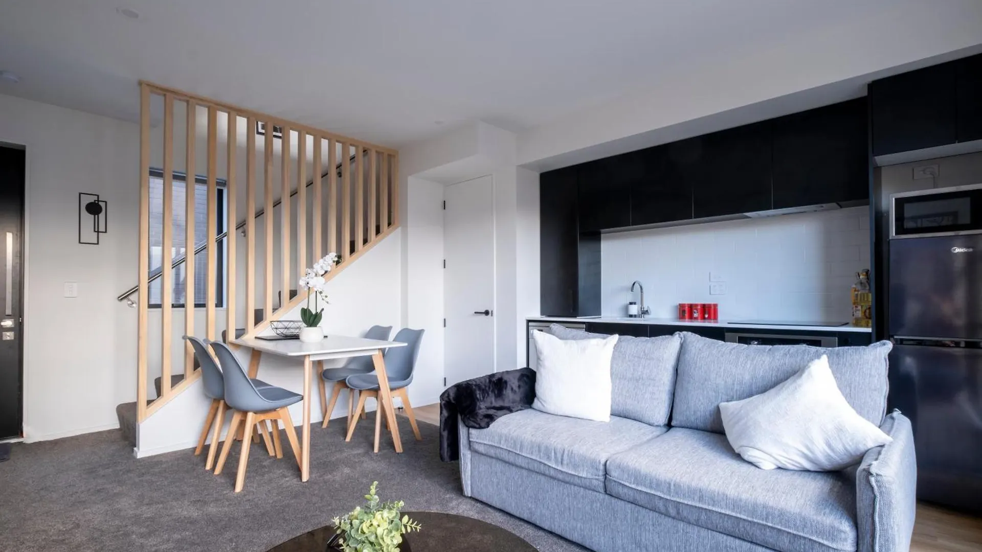 Luxury 2 Bed Townhome In Cbd كريستتشيرش شقة